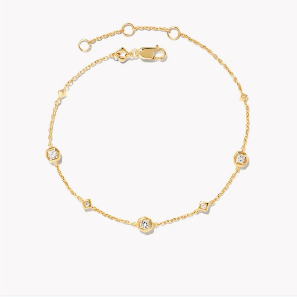 Kendra Scott Gold and White Bracelet with Elegant Design
